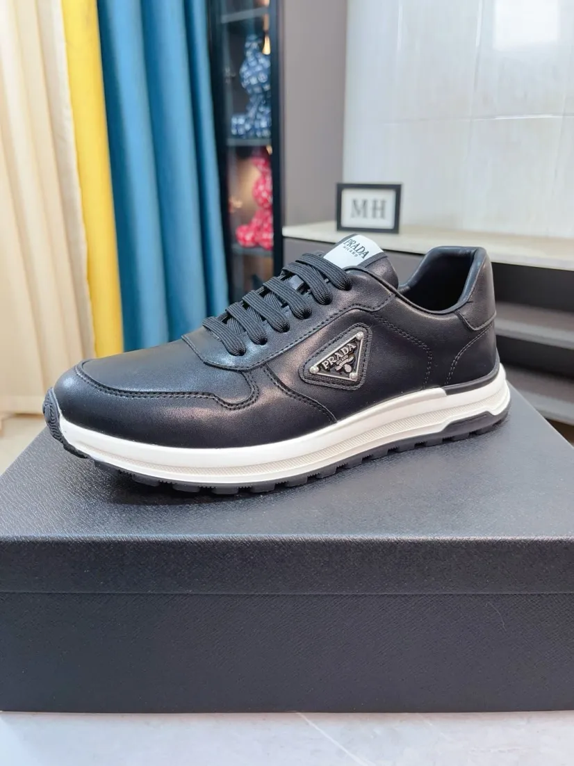 Men's shoes 💰420🌹🌹High-quality new Prada counters are launched simultaneously. The new men's shoes and 😘fabrics are selected from imported mesh and glue-spraying technology. Imported cowhide lining. 👍🏿High-end☄️Open-molded non-slip rubber outsole, exquisite lines, simple and elegant, comfortable and high-end for leisure travel. Code number: 38 to 44